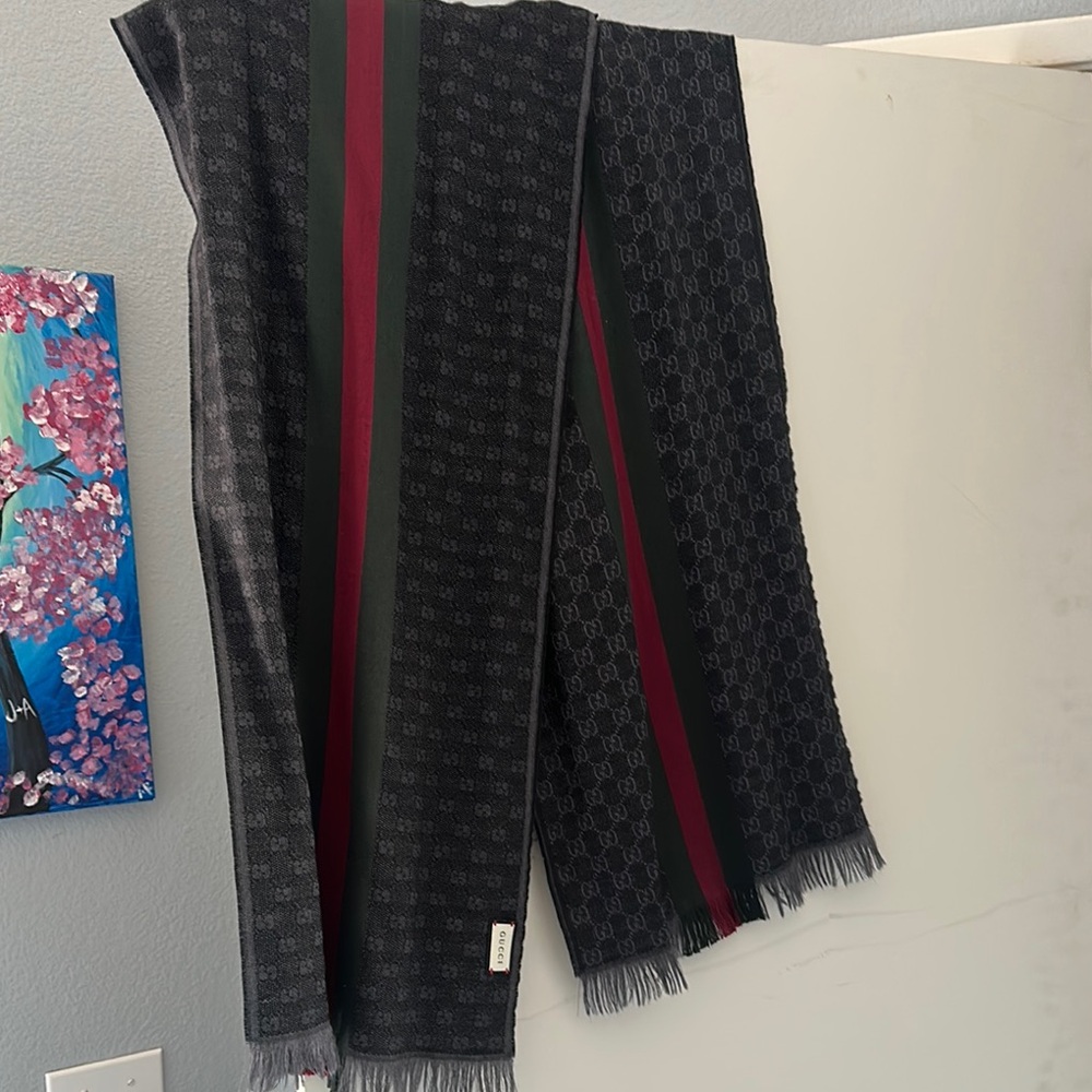 Stylish Black and Red Patterned Scarf